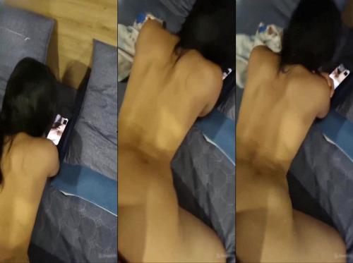 Sambil meniduri saya, saya juga membuat panggilan video kepada kekasih saya
