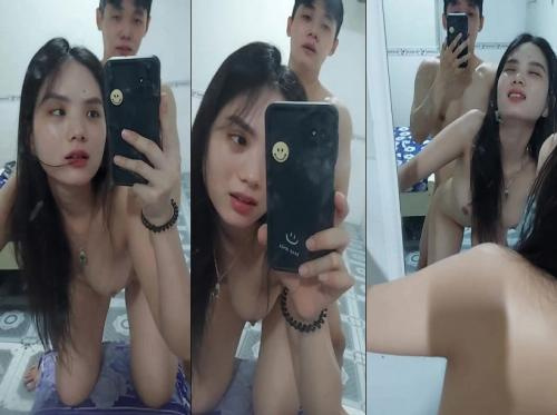 El estudiante de gafas muestra un clip de sexo con su amante después de romperse - Parte 4